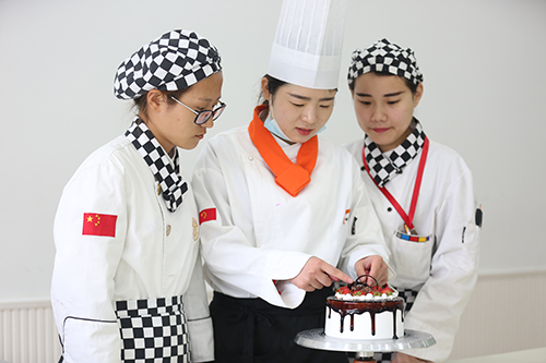 V13A2124 500.jpg