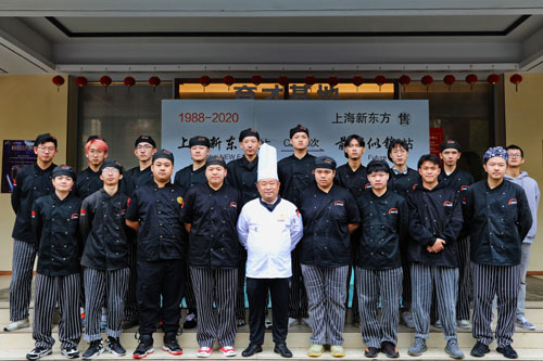 西餐主厨1803班毕业合照-(2).jpg